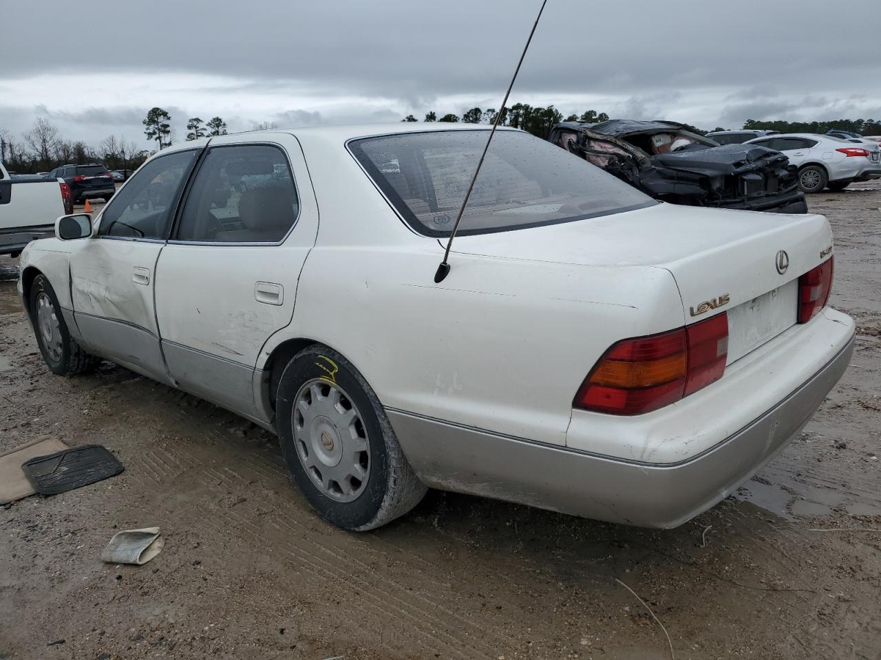 1996 Lexus LS - Image 2