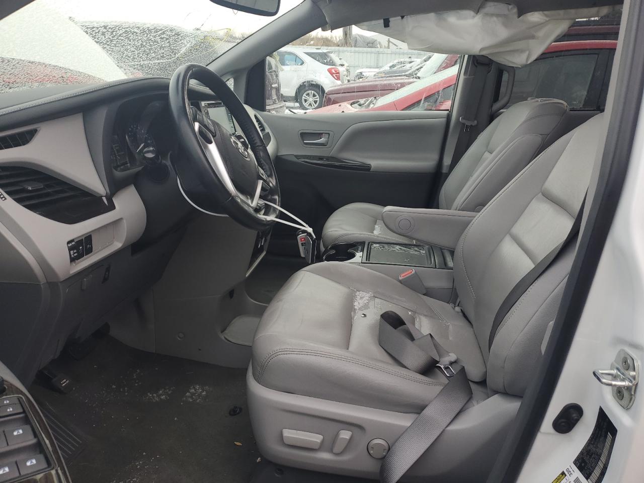 2018 Toyota Sienna - Image 7