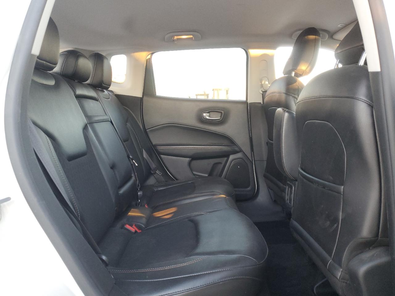 2018 Jeep Compass - Image 11
