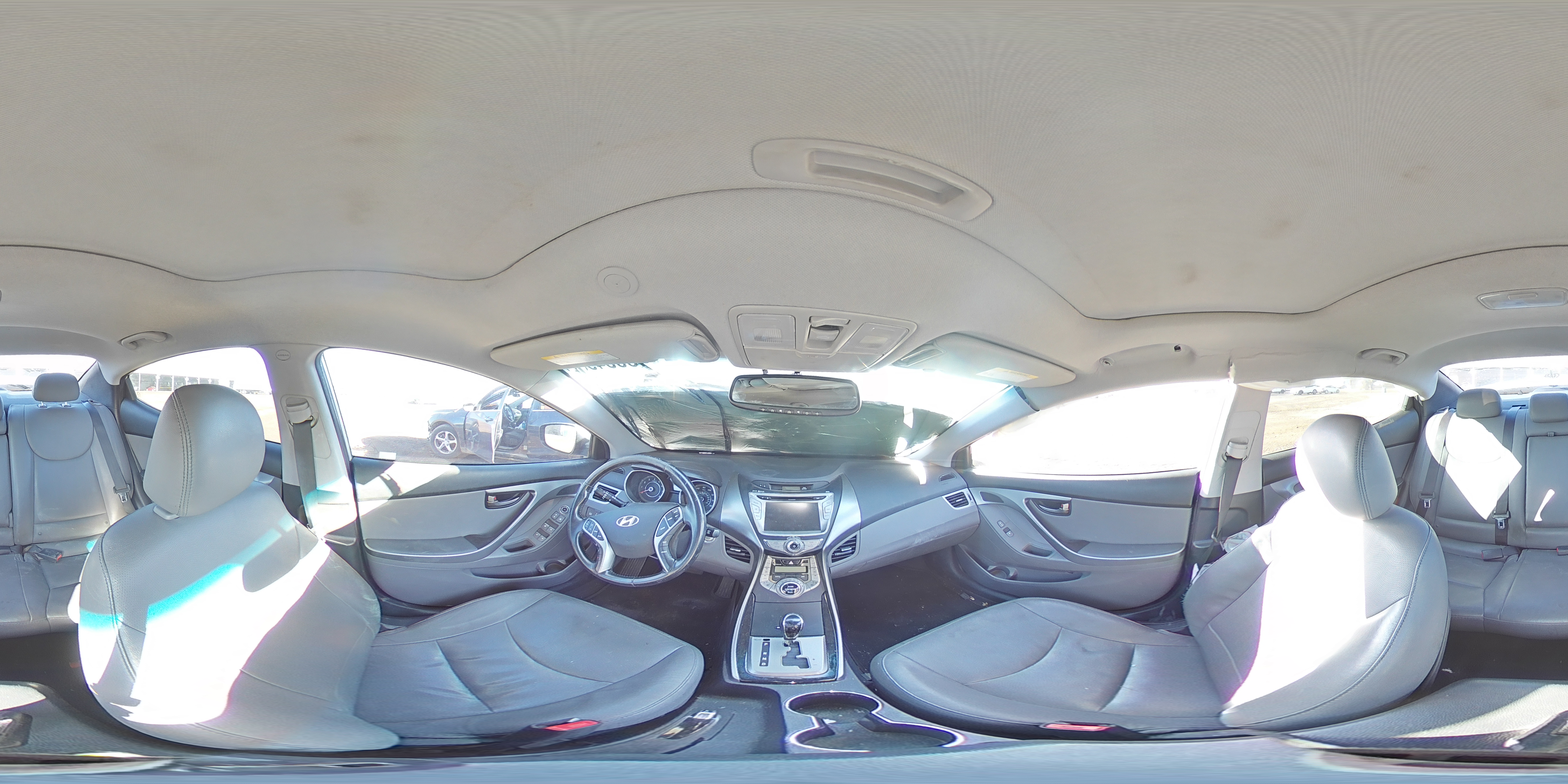 2013 Hyundai Elantra - Image 13