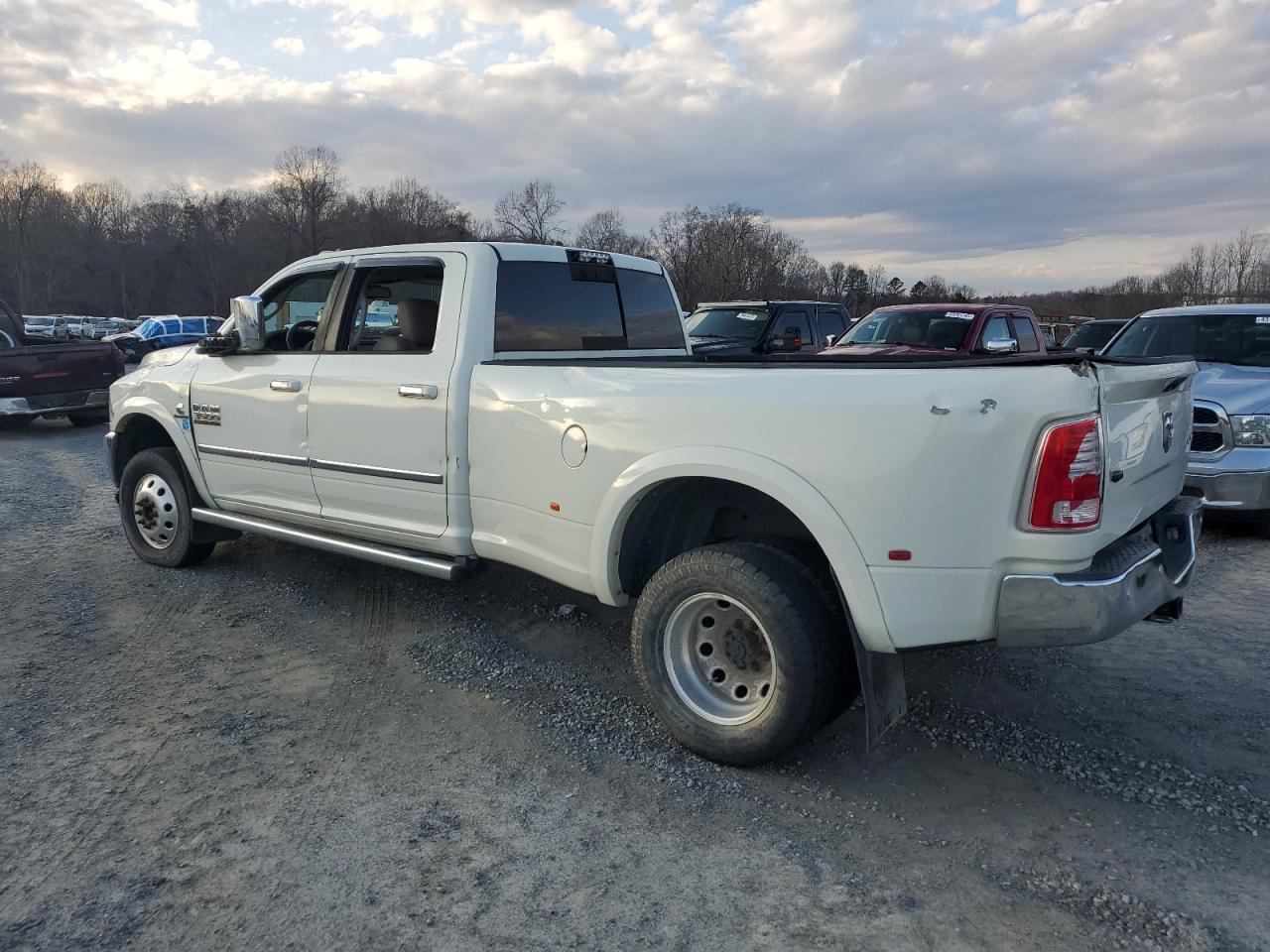 2016 RAM 3500 - Image 2