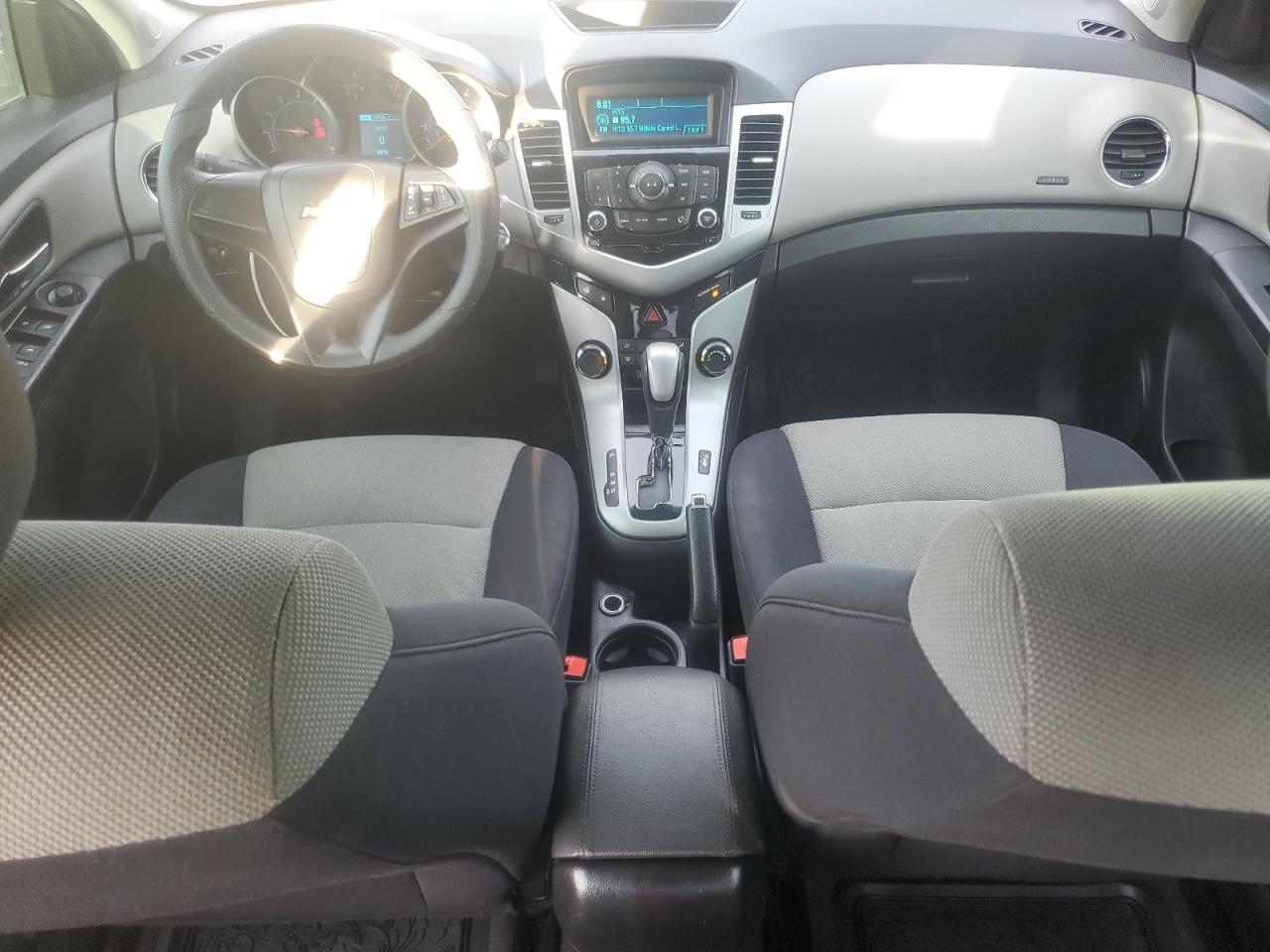 2013 Chevrolet Cruze - Image 8