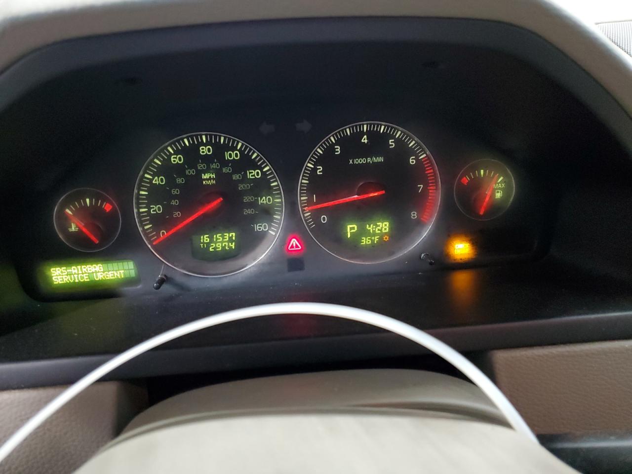 2004 Volvo XC90 - Image 9