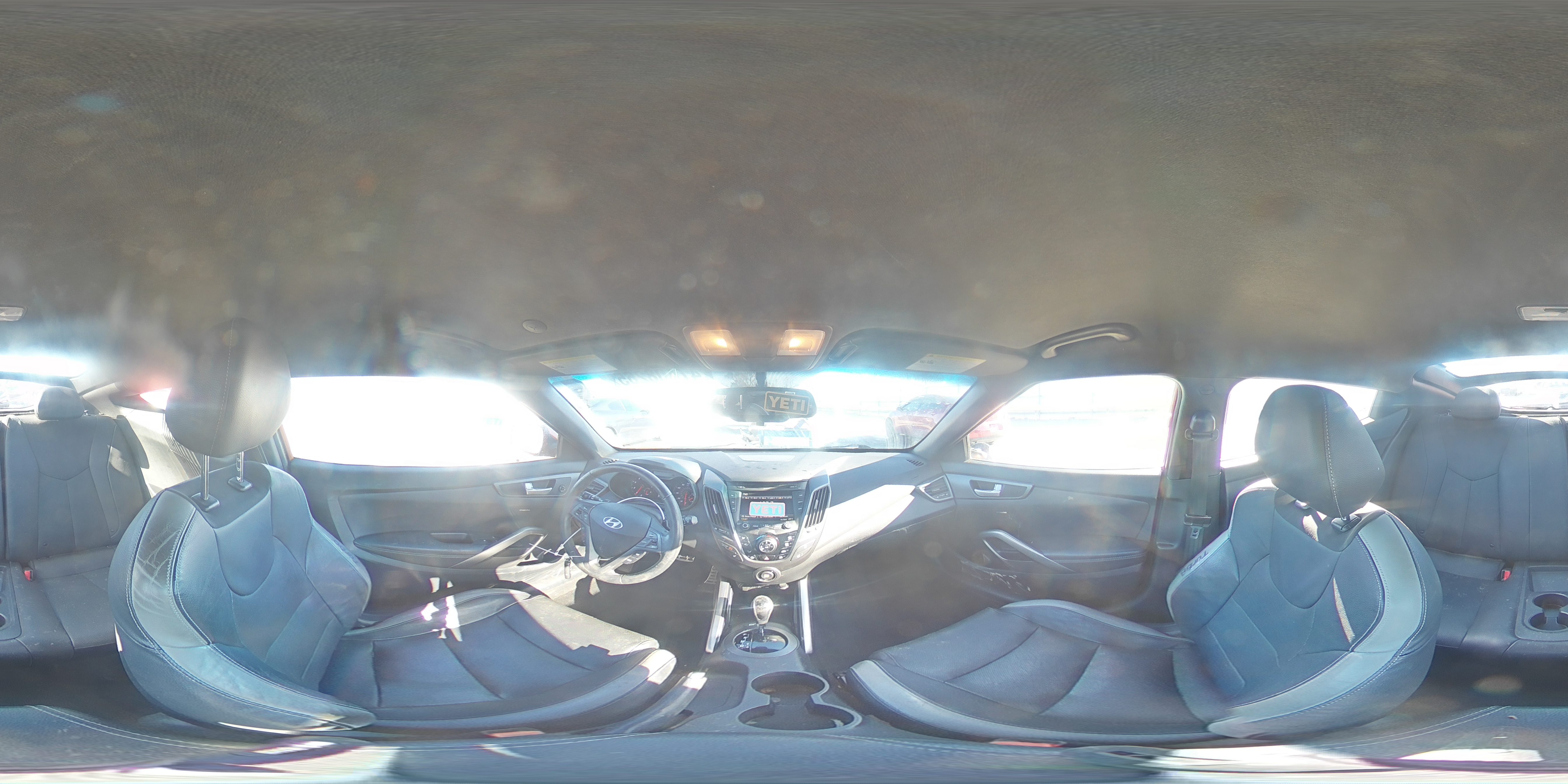 2016 Hyundai Veloster - Image 14