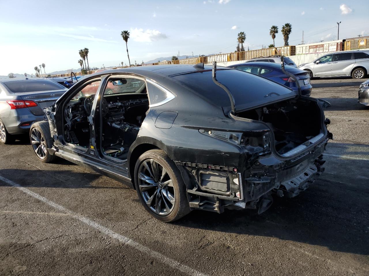 2023 Lexus LS - Image 2
