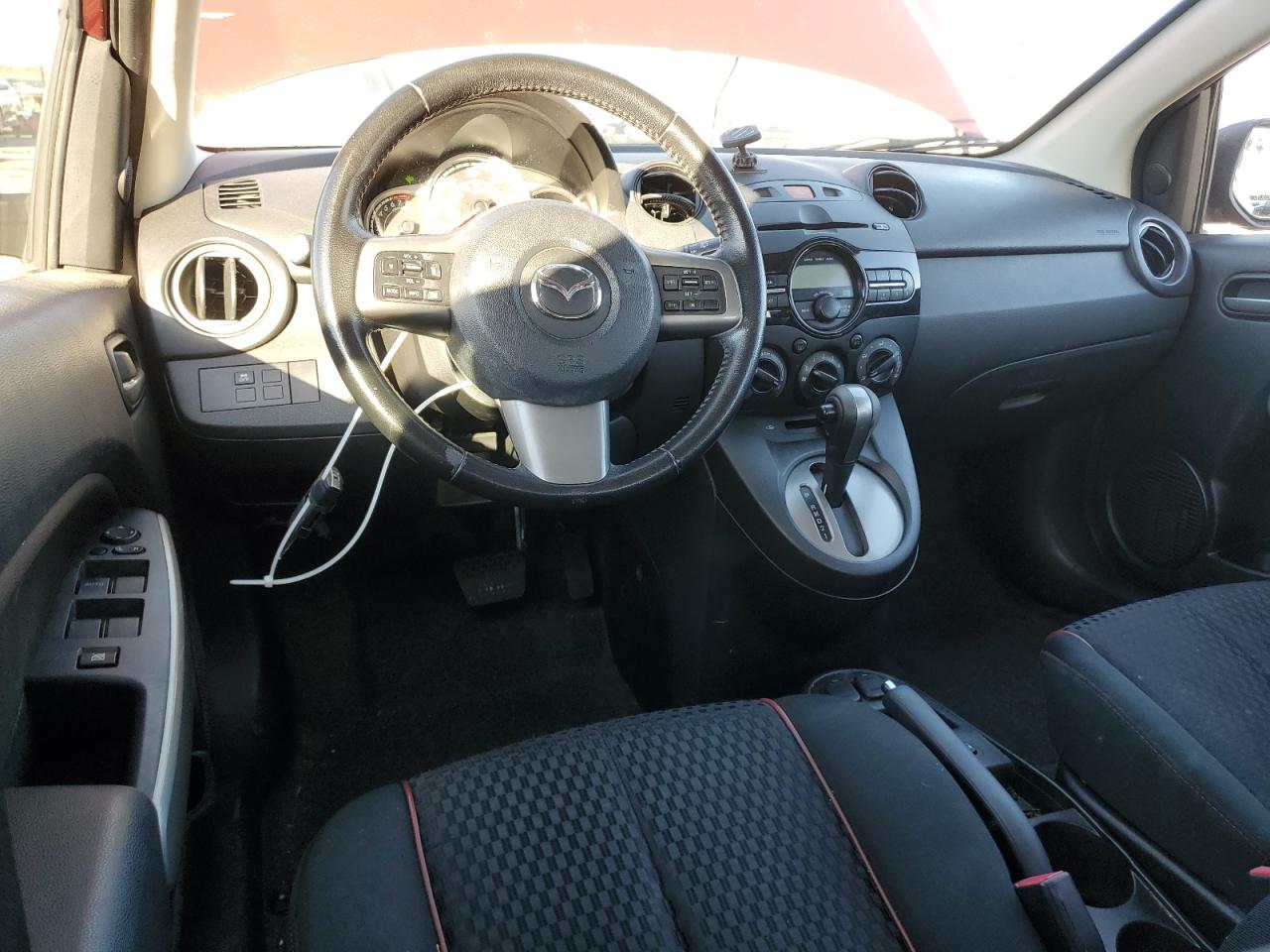 2014 Mazda 2 - Image 8
