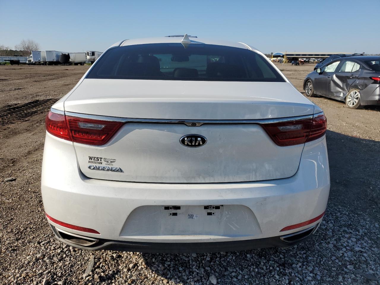 2017 Kia Cadenza Premium VIN: KNALB4J12H5046155 Lot: 45921755