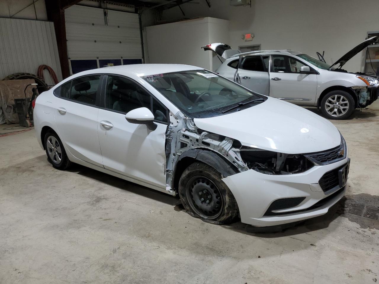 2018 Chevrolet Cruze - Image 4