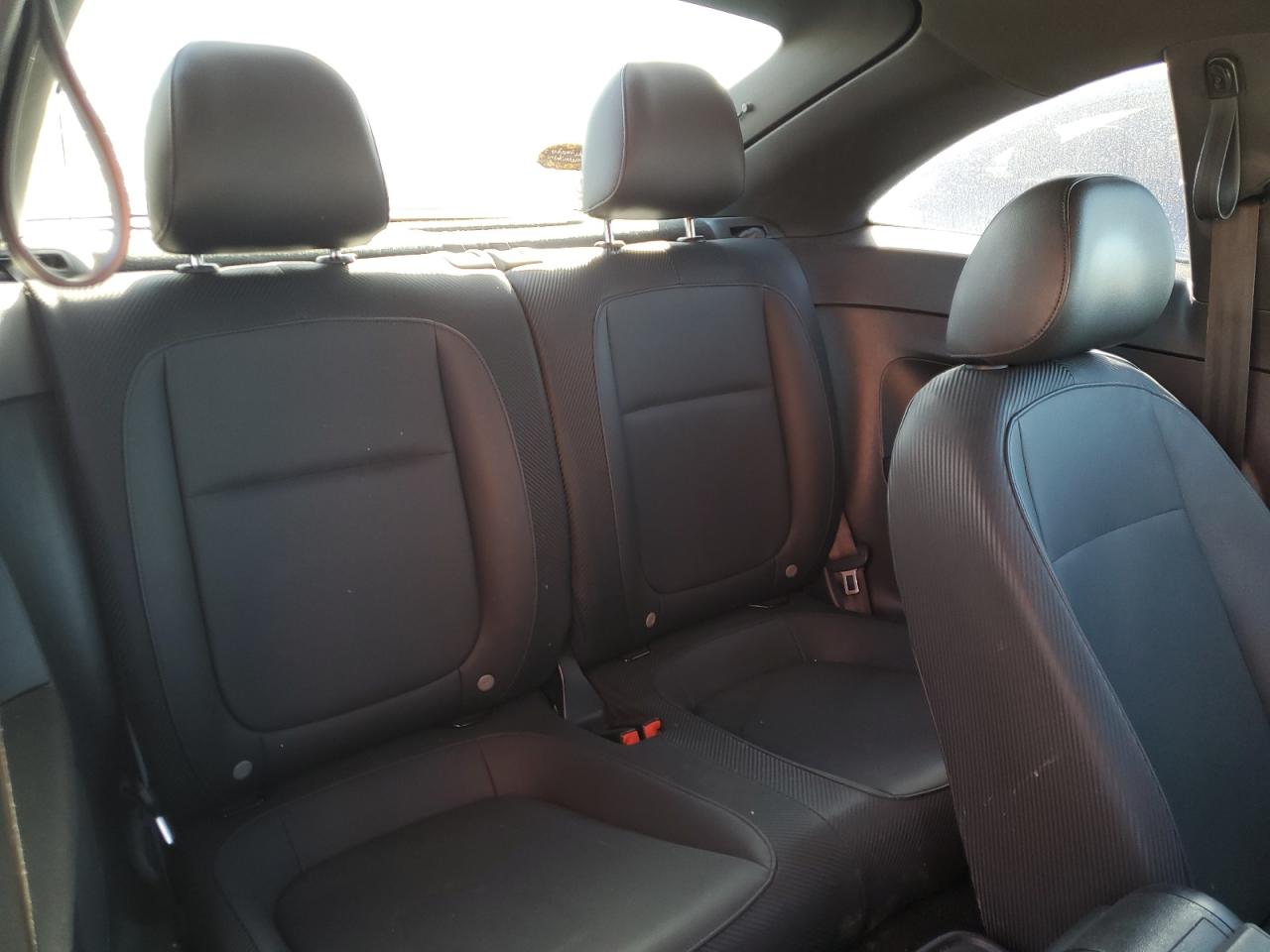 2016 Volkswagen Beetle - Image 10