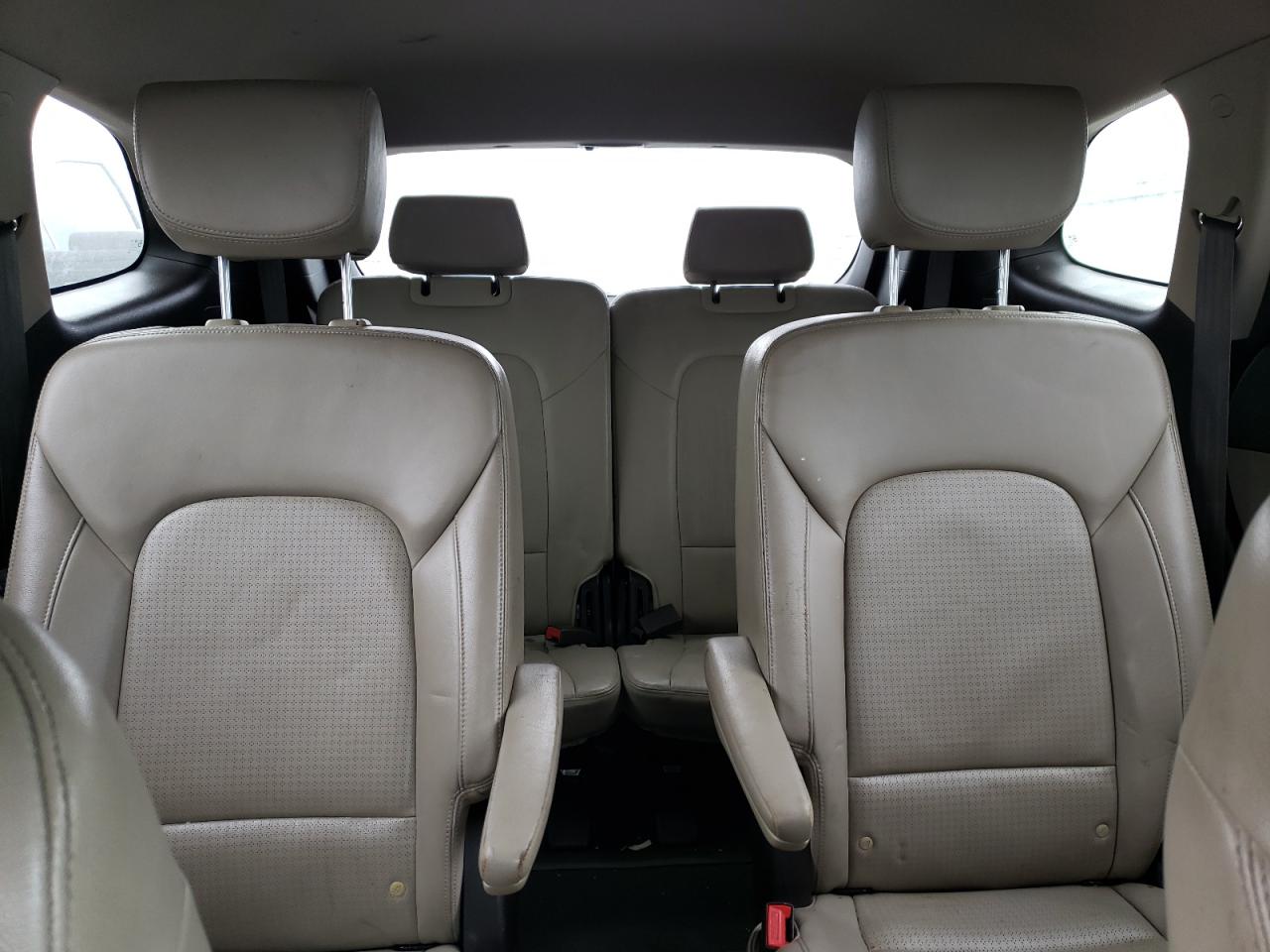 2013 Hyundai Santa Fe - Image 10