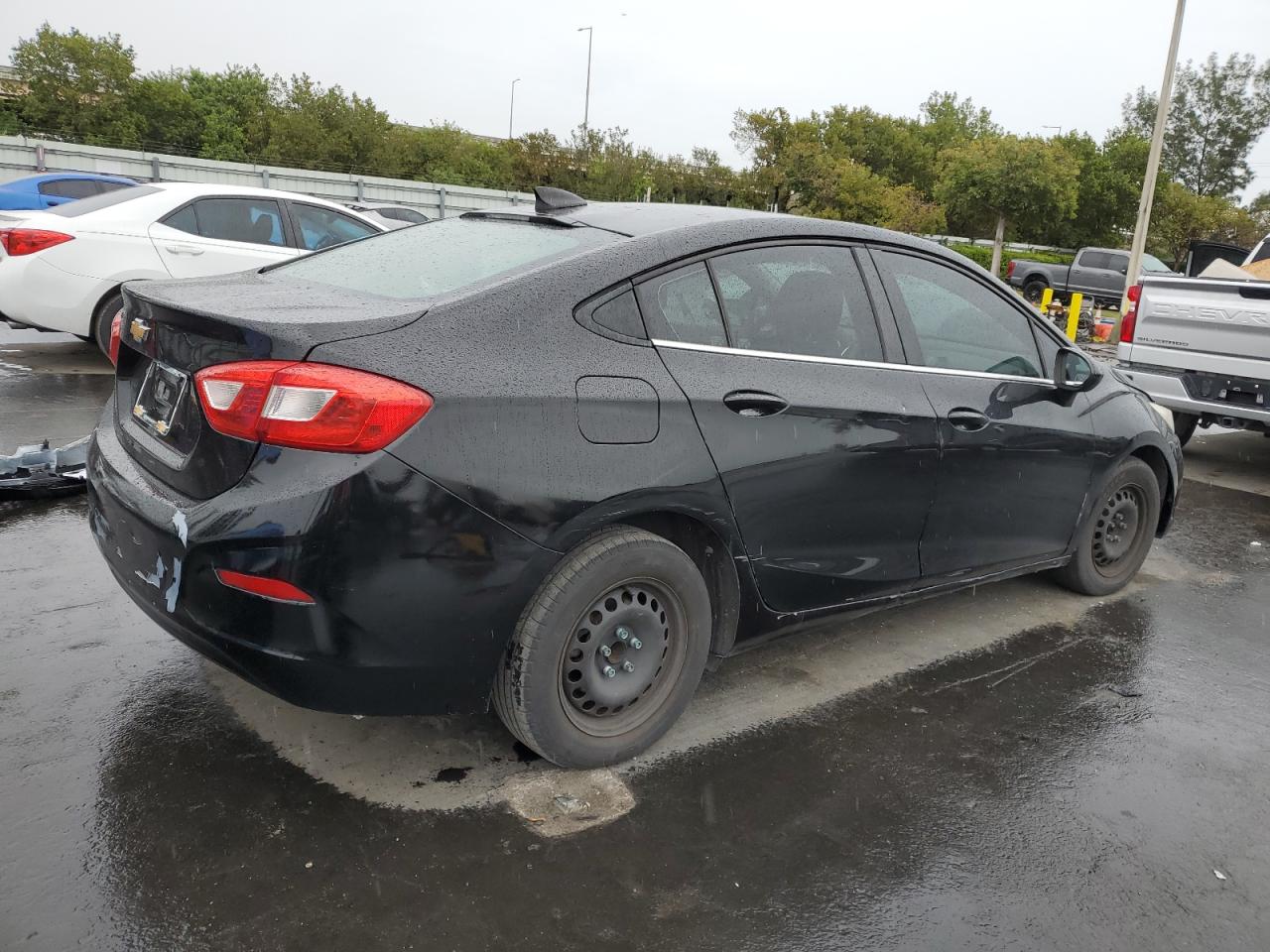 2017 Chevrolet Cruze - Image 3