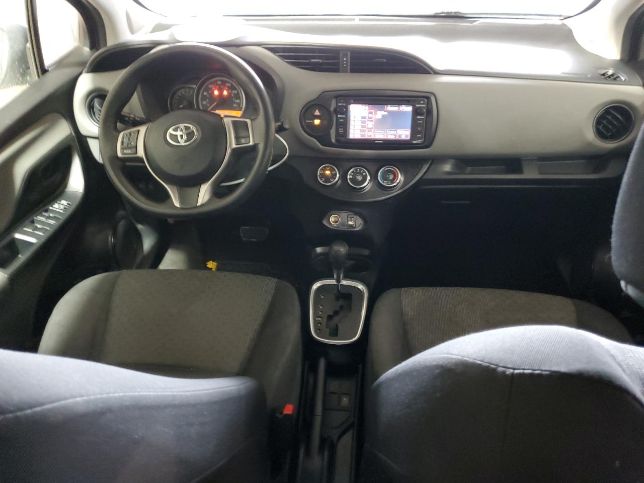 2017 Toyota Yaris - Image 8