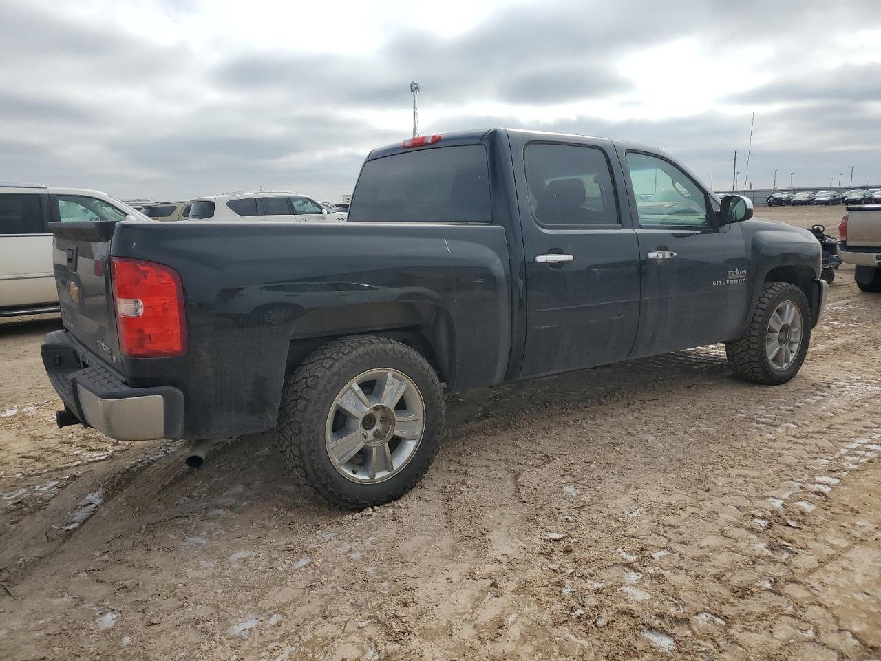 2012 Chevrolet Silverado - Image 3