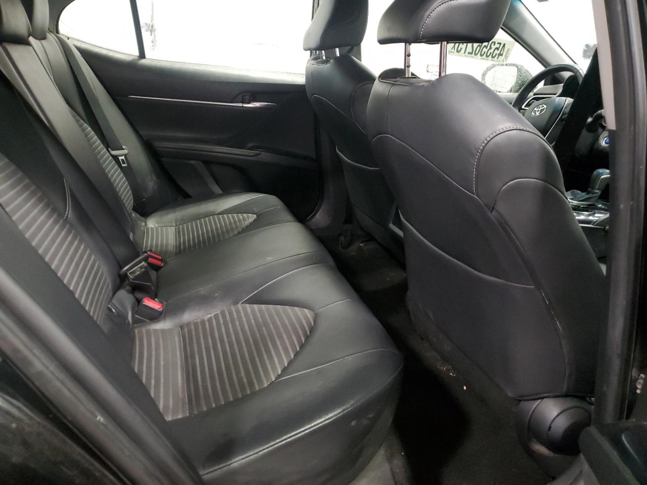 2018 Toyota Camry - Image 10