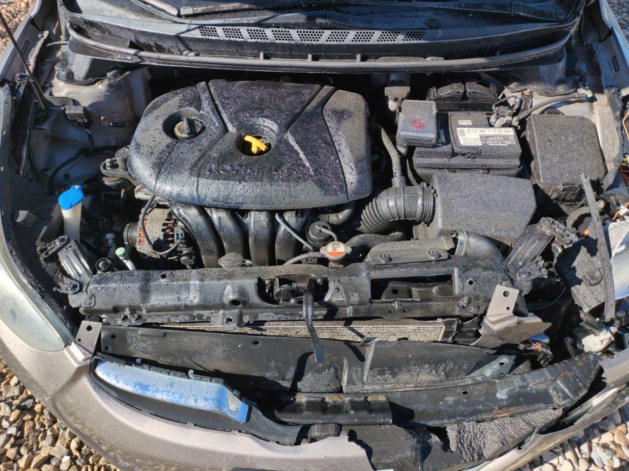 2013 Hyundai Elantra - Image 11