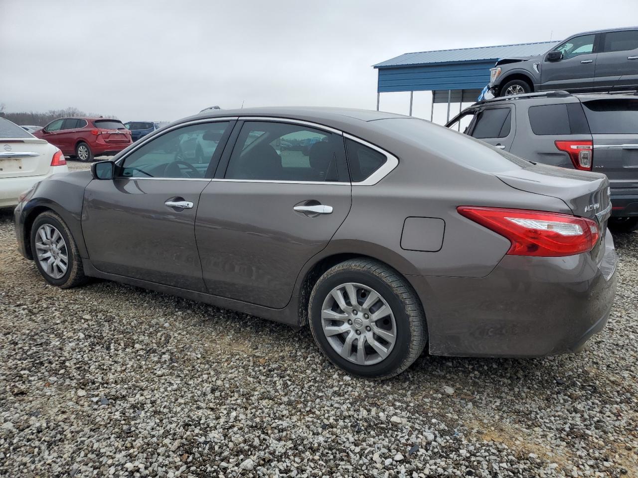 2017 Nissan Altima - Image 2