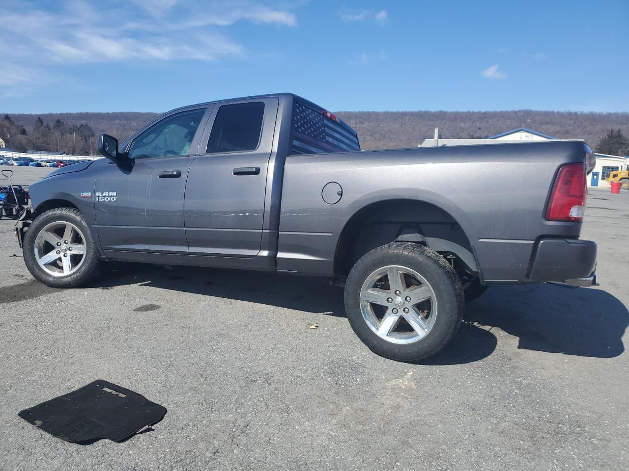 2016 RAM 1500 - Image 2