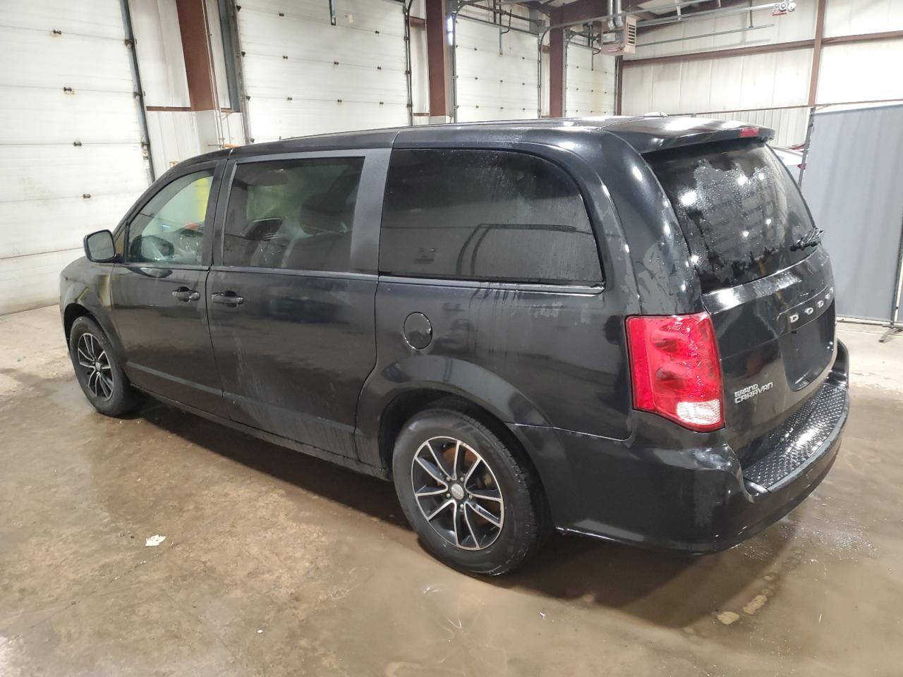 2019 Dodge Caravan - Image 2
