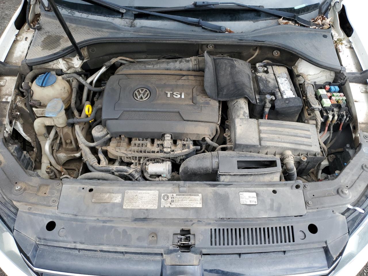 2014 Volkswagen Passat - Image 11