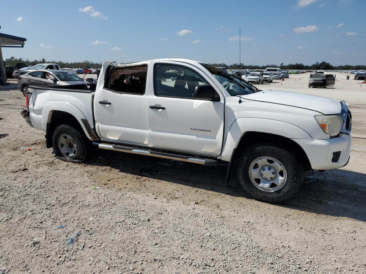2015 Toyota Tacoma - Image 4