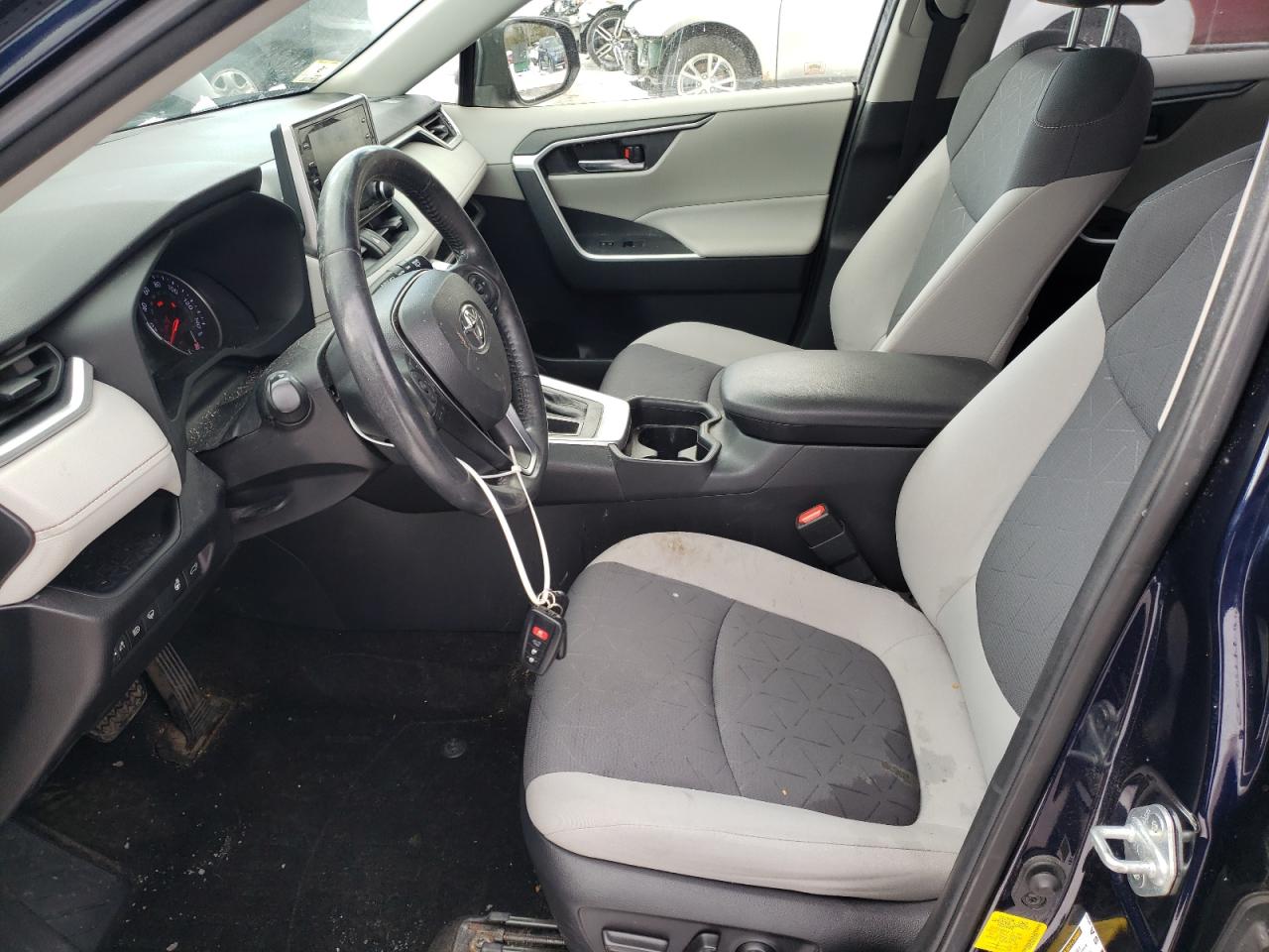 2019 Toyota RAV 4 - Image 7