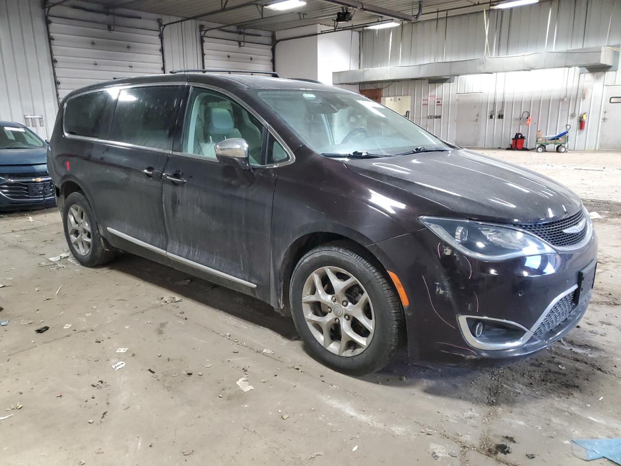 2017 Chrysler Pacifica - Image 4