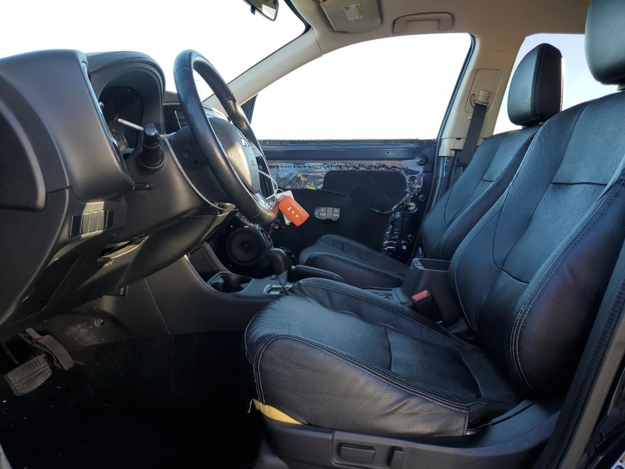2016 Mitsubishi Outlander - Image 7