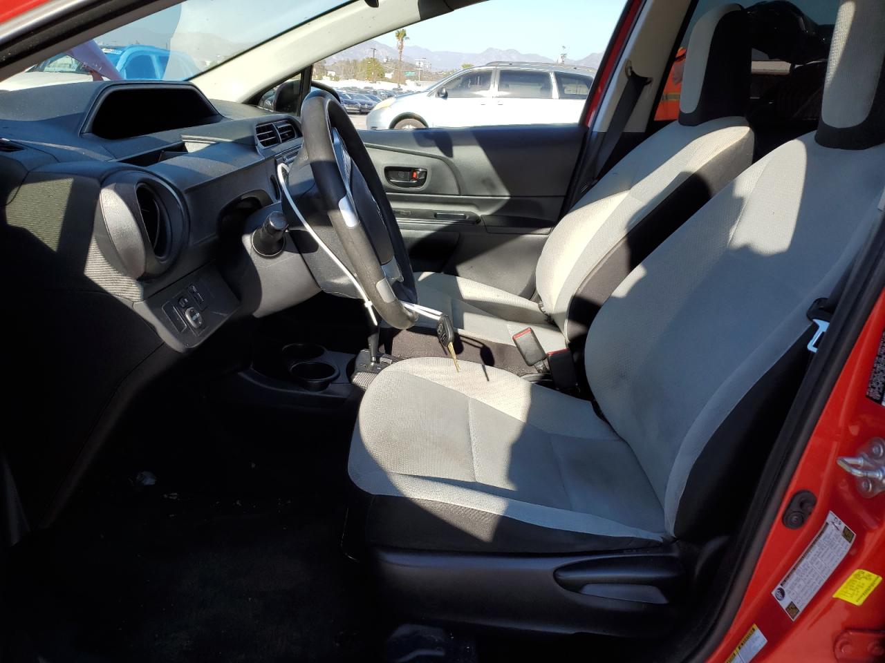 2016 Toyota Prius - Image 7