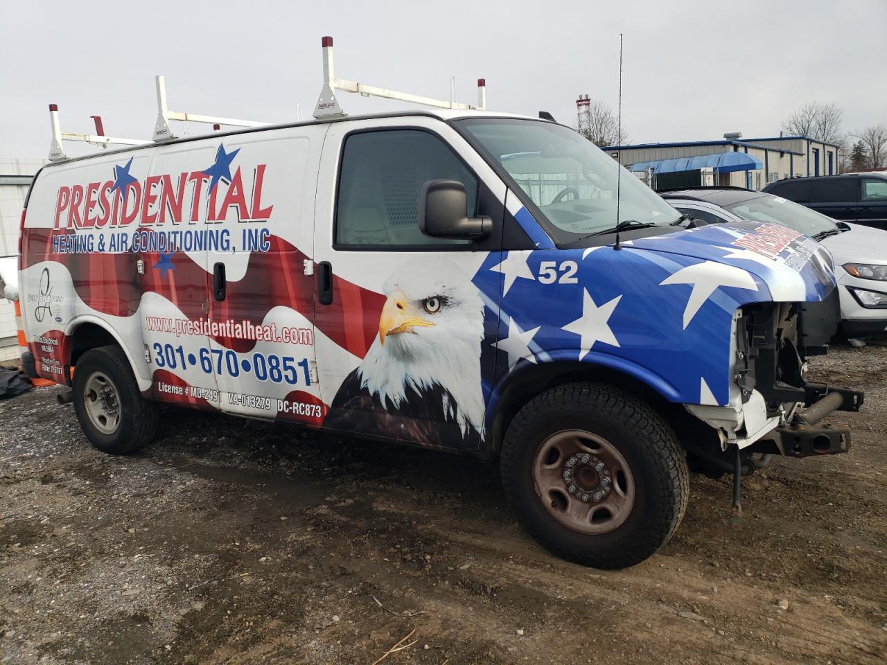 2018 Chevrolet Express - Image 4