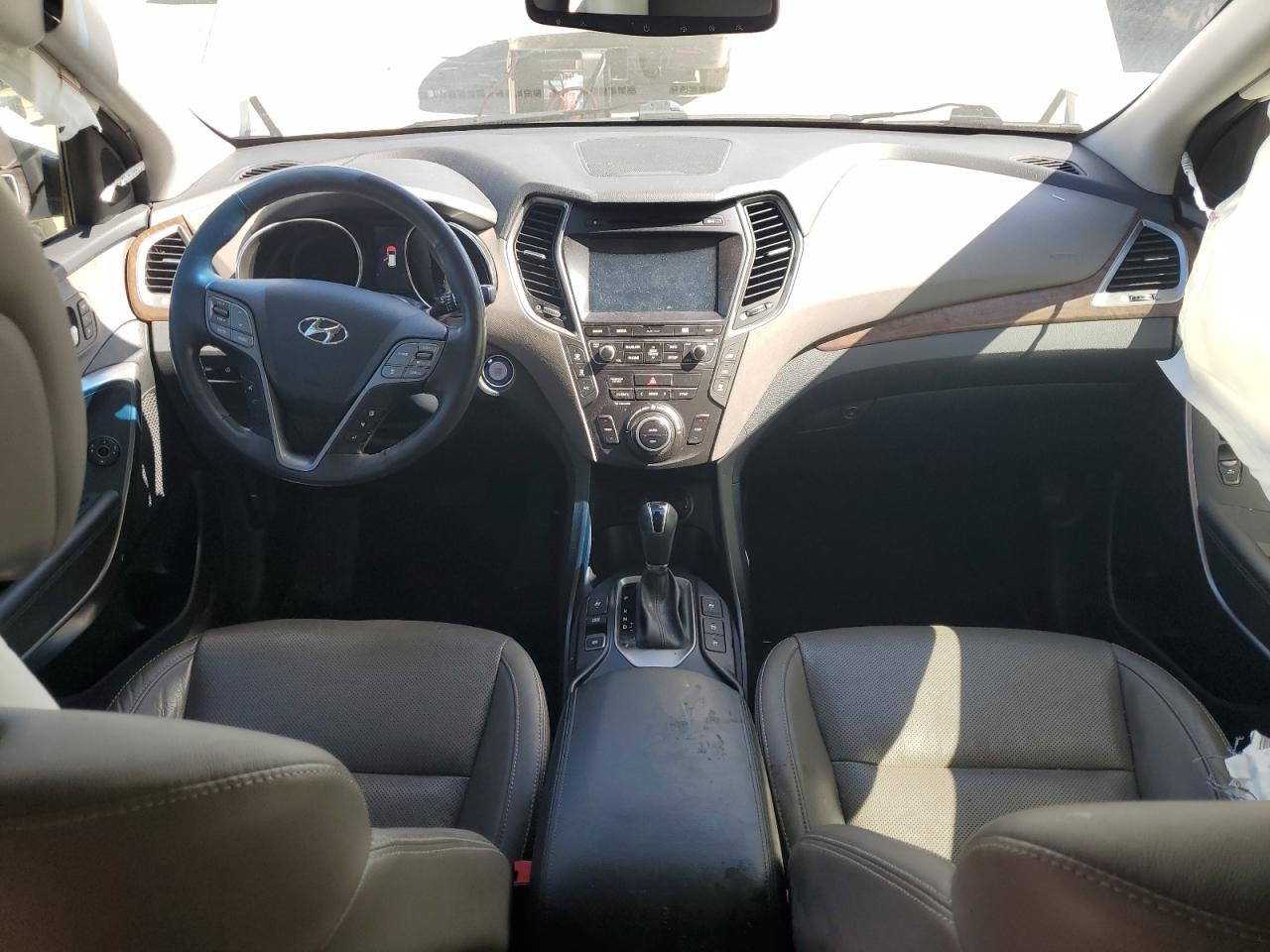 2017 Hyundai Santa Fe - Image 8