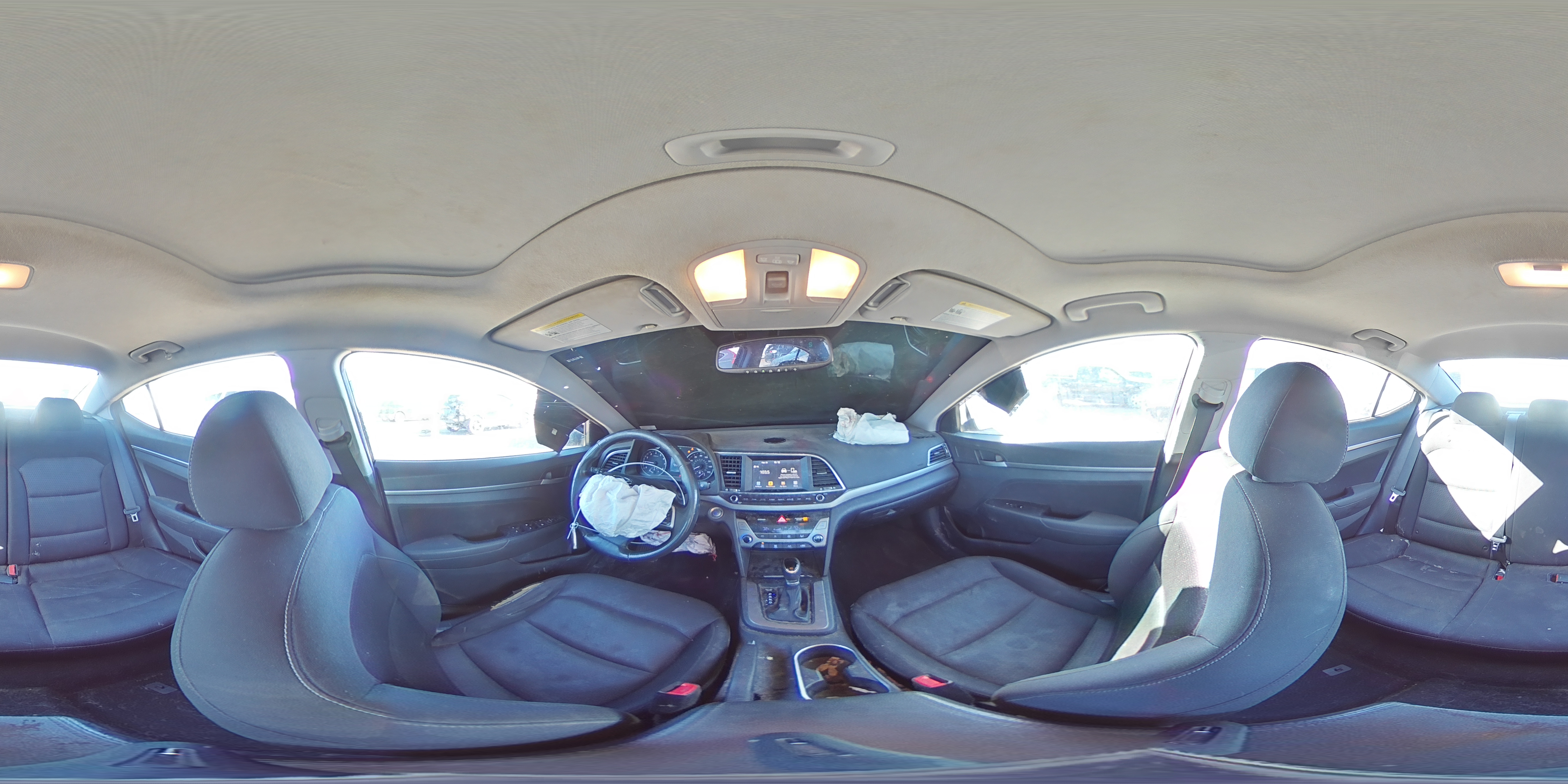 2017 Hyundai Elantra - Image 13