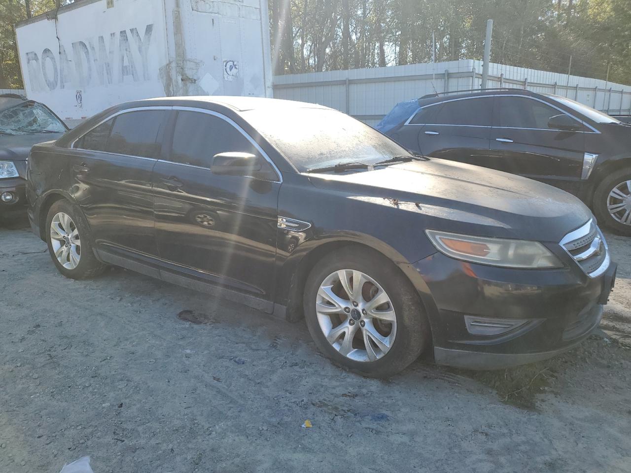 2011 Ford Taurus - Image 4