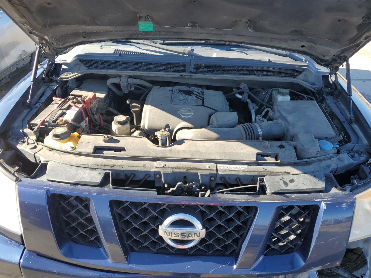 2012 Nissan Titan - Image 11