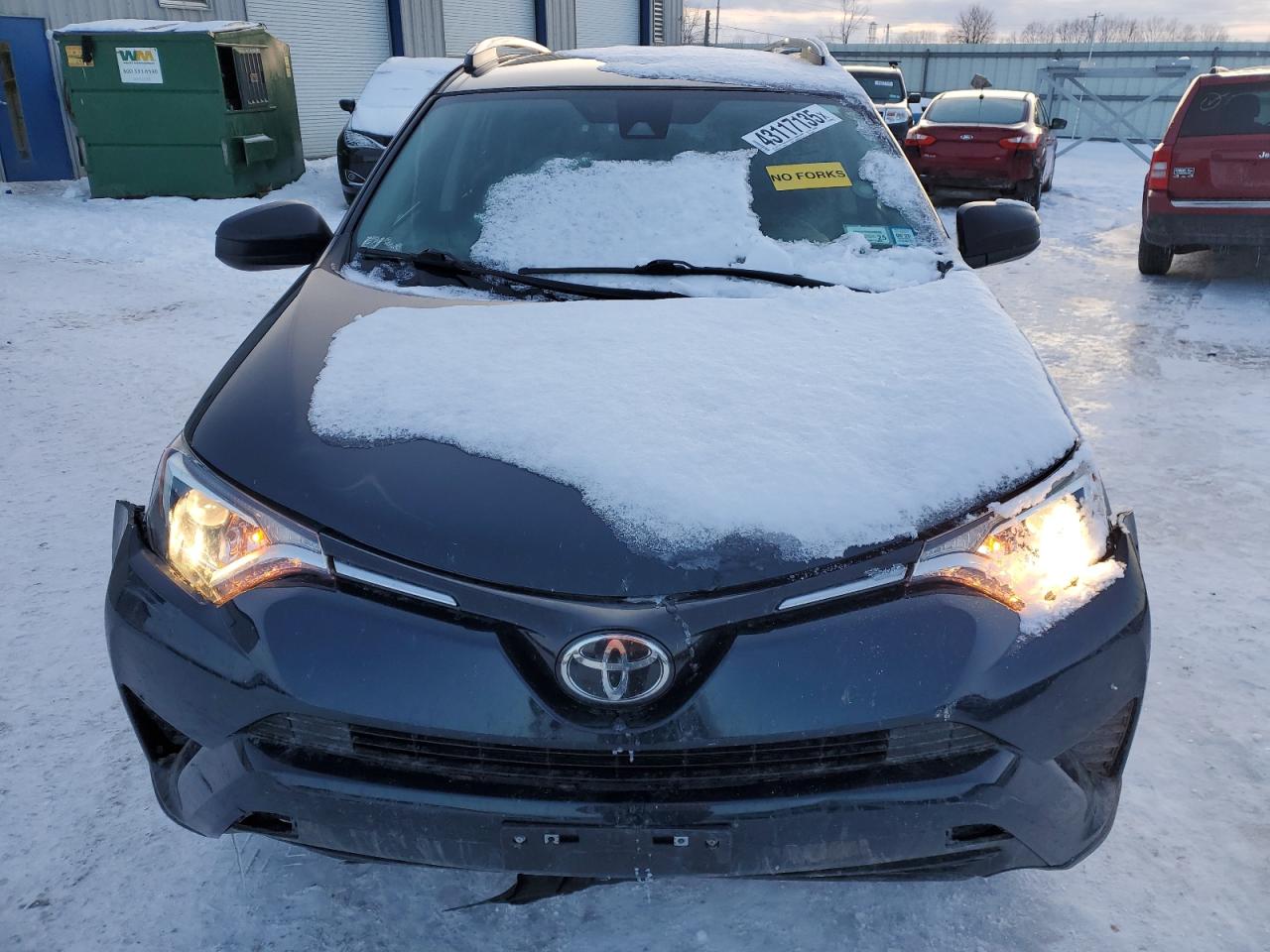 2017 Toyota RAV 4 - Image 5