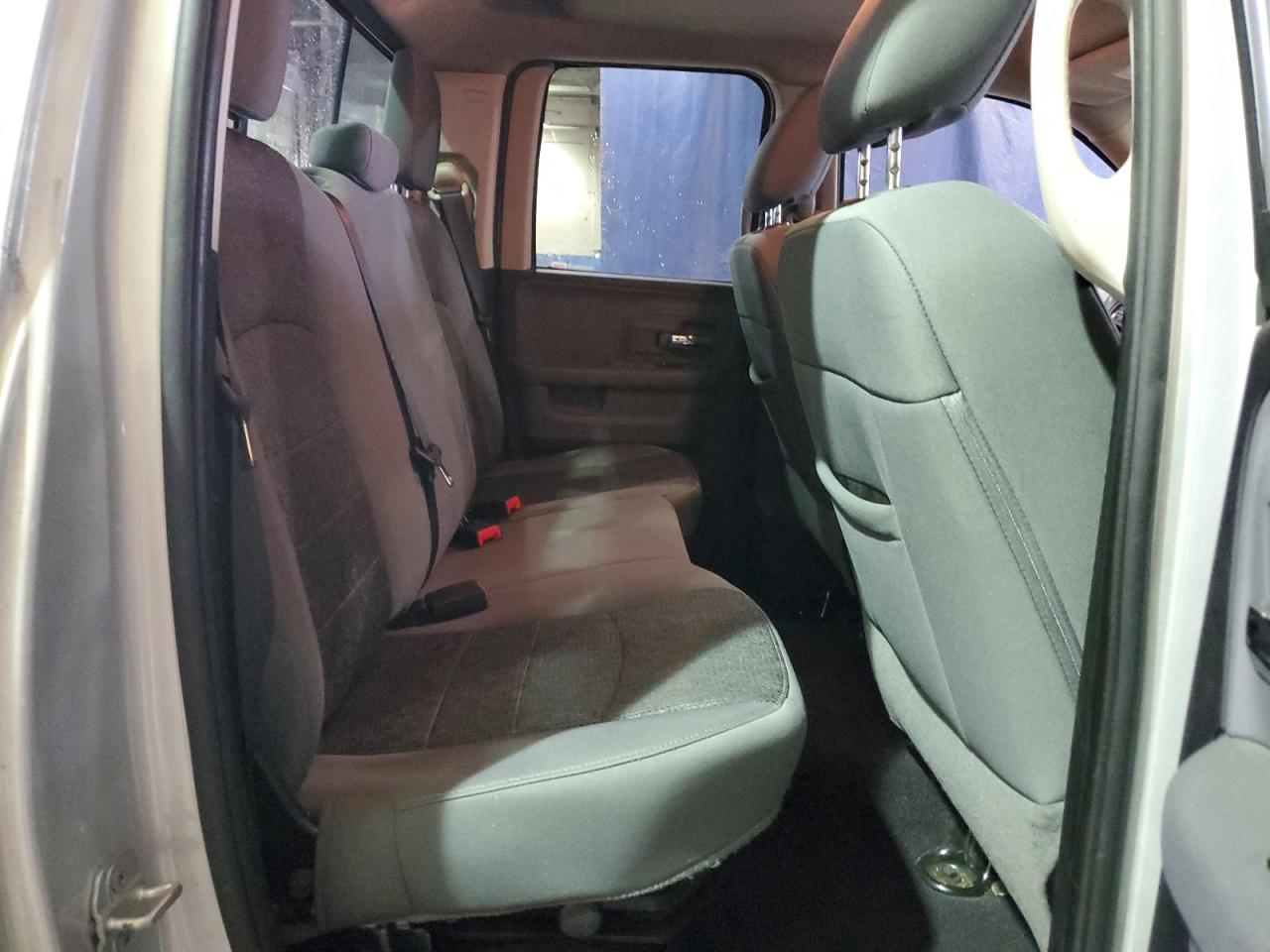 2015 RAM 1500 - Image 10