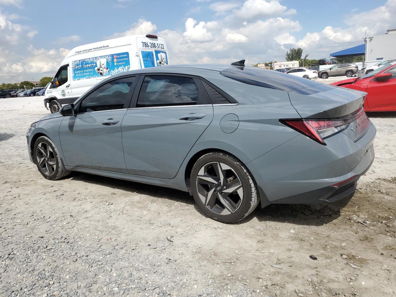 2022 Hyundai Elantra - Image 2