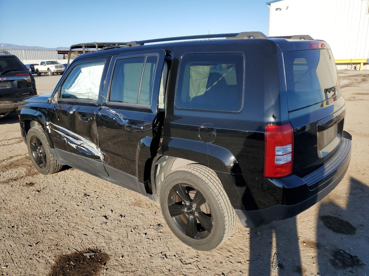 2015 Jeep Liberty (Patriot) - Image 2