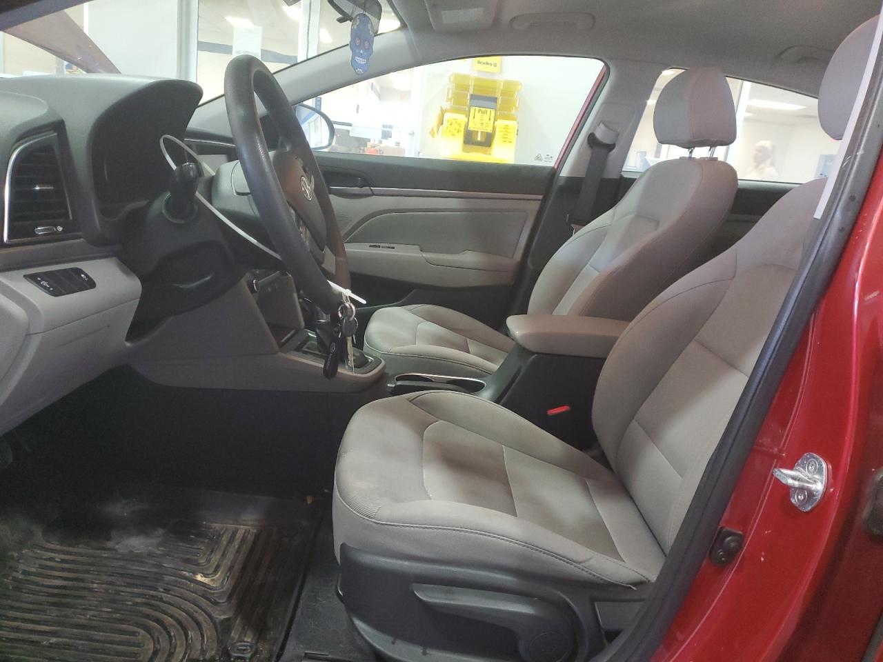 2017 Hyundai Elantra - Image 7