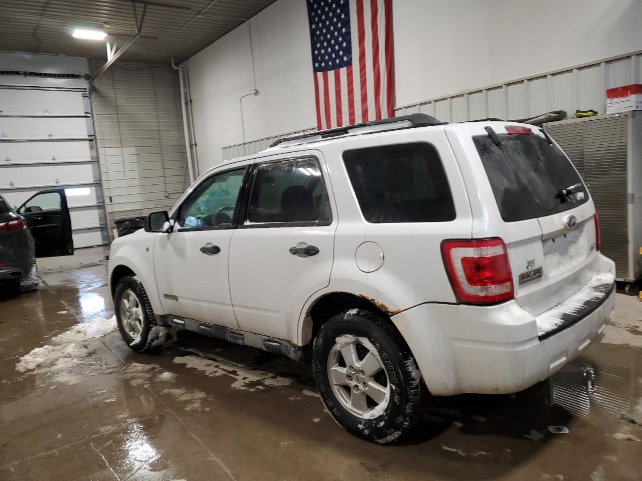 2008 Ford Escape - Image 2