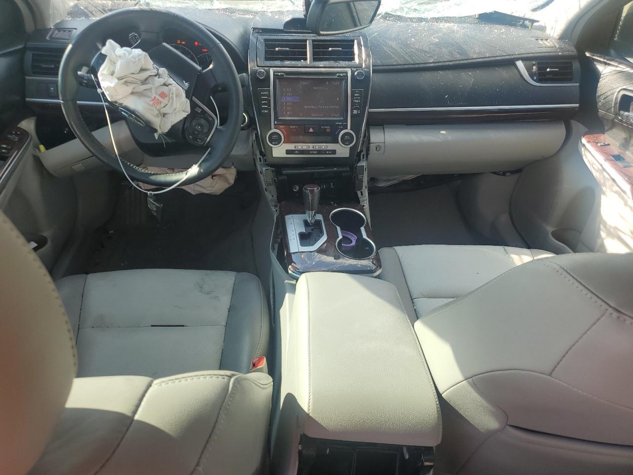 2014 Toyota Camry - Image 8