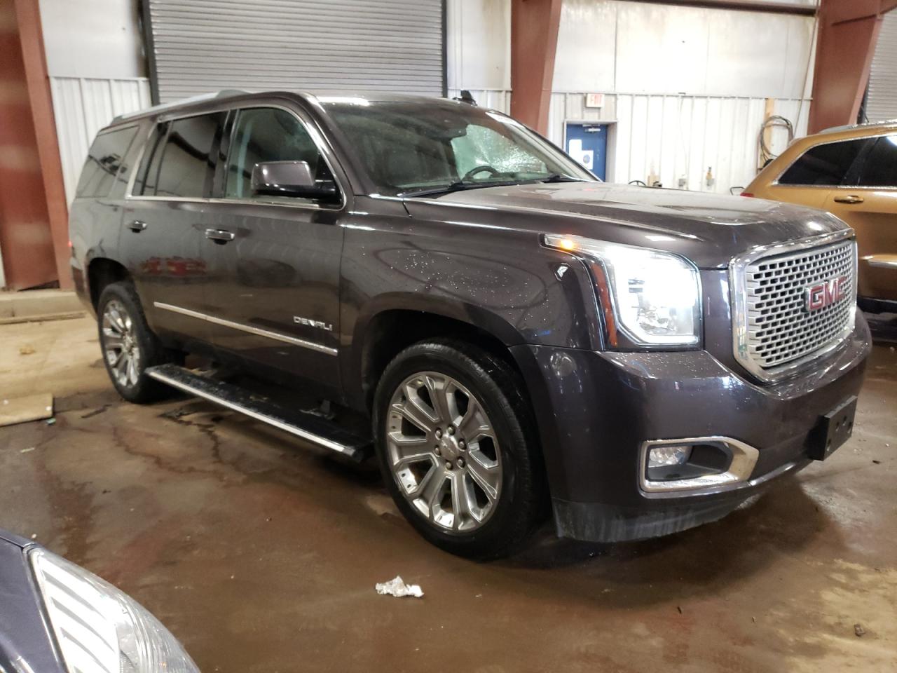 2017 GMC Yukon - Image 4
