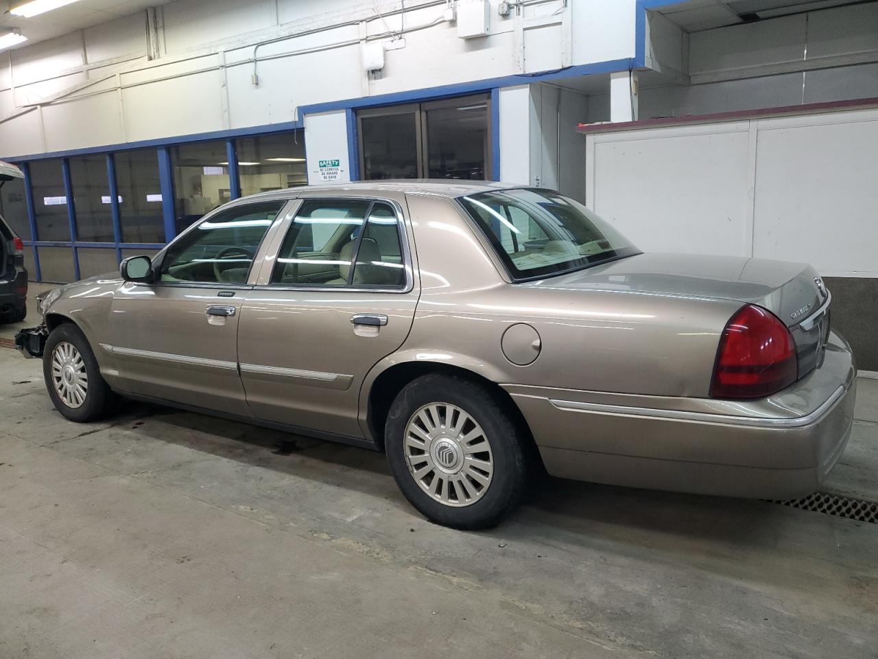 2006 Mercury Grand Marquis - Image 2