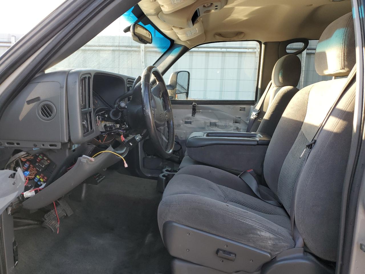 2007 Chevrolet Silverado - Image 7