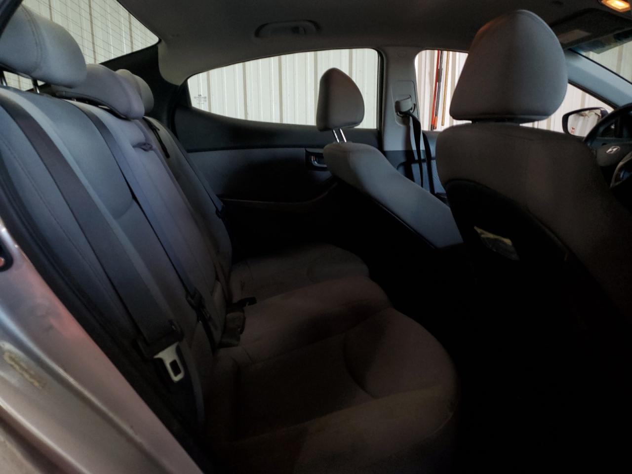 2013 Hyundai Elantra - Image 10