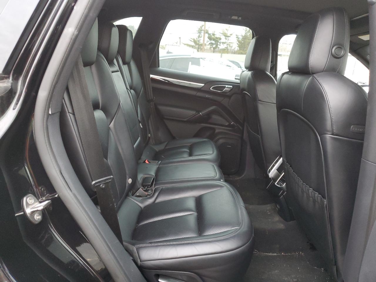 2018 Porsche Cayenne - Image 11