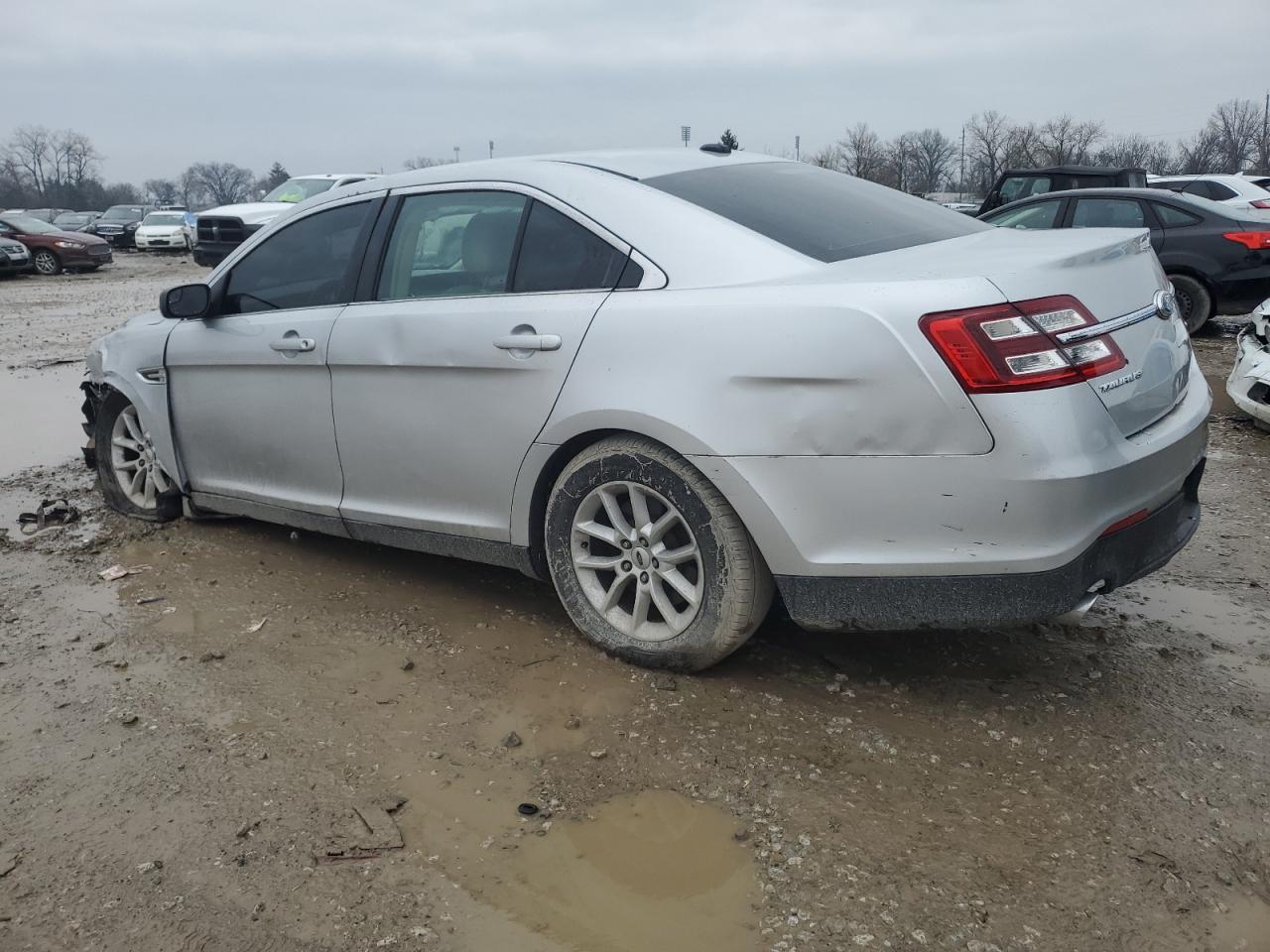2014 Ford Taurus - Image 2