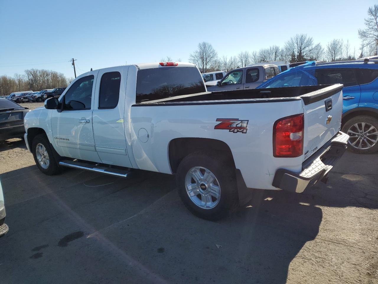 2009 Chevrolet Silverado - Image 2