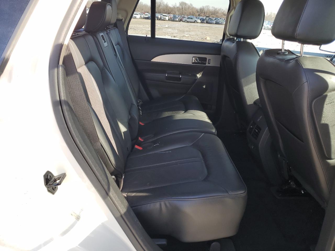 2013 Lincoln MKX - Image 10
