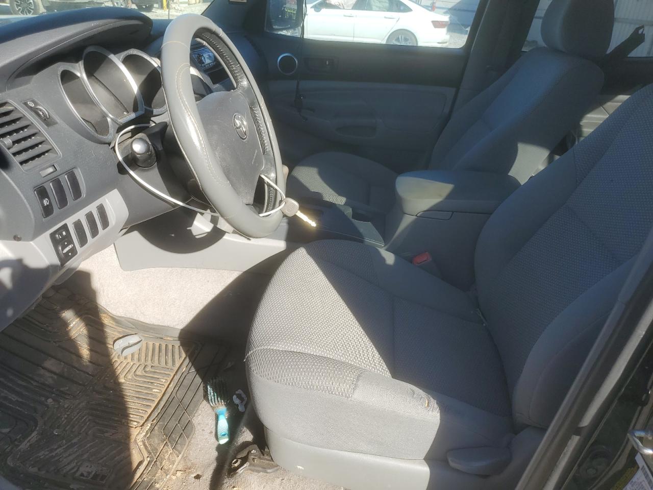 2005 Toyota Tacoma - Image 7