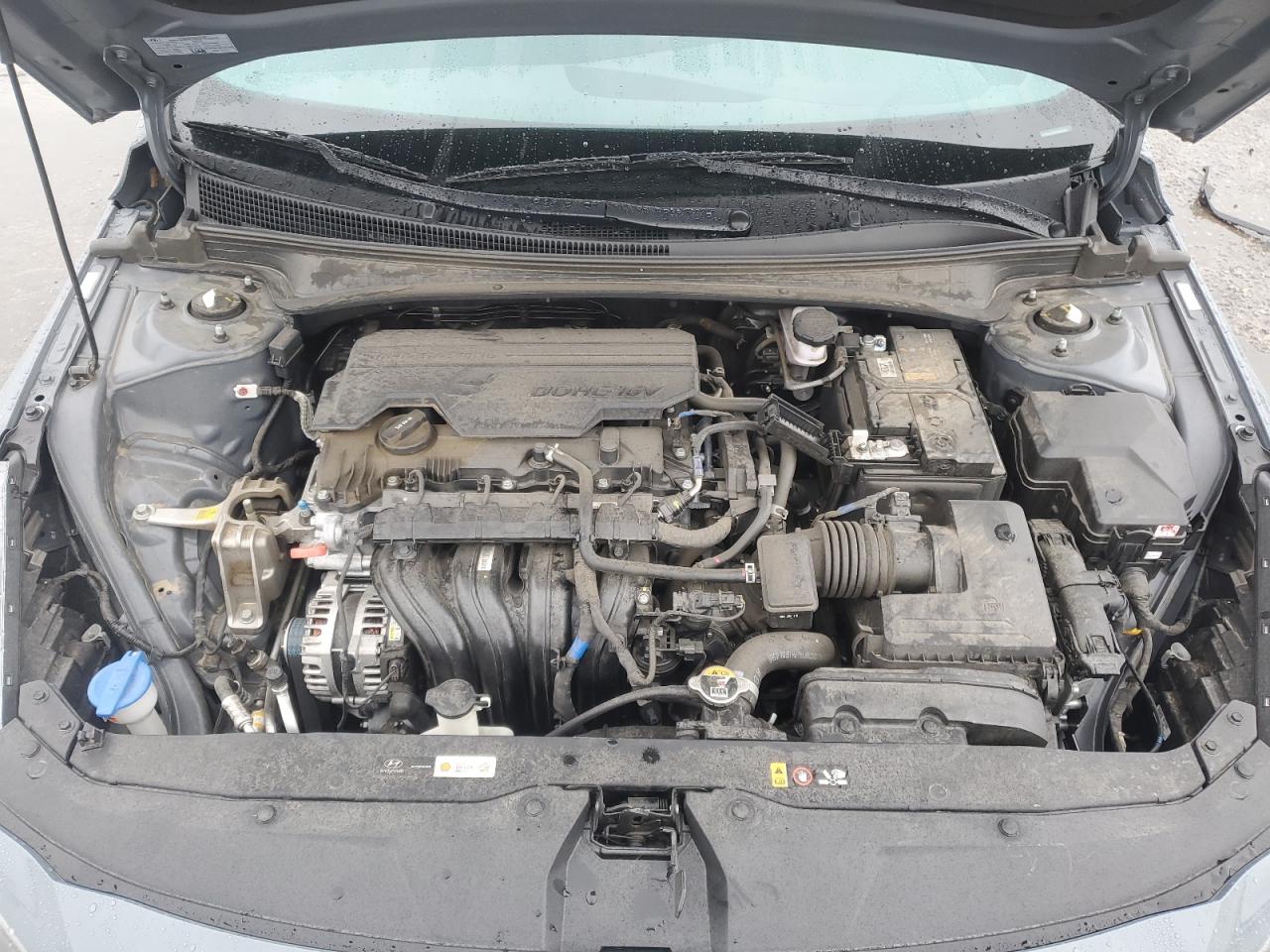 2023 Hyundai Elantra - Image 11